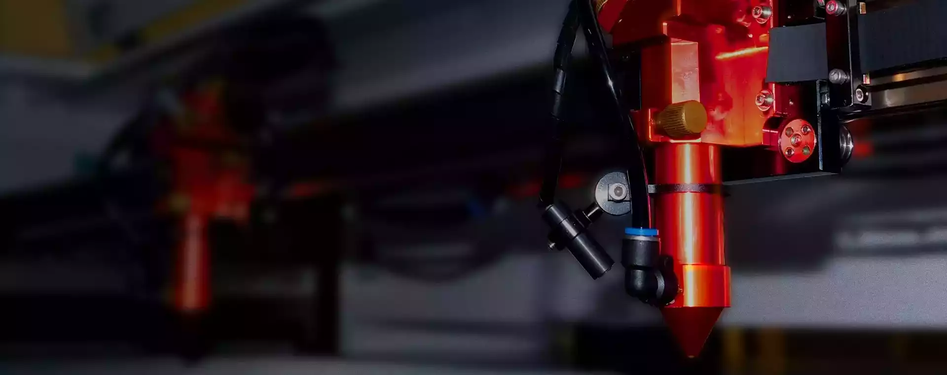 MÁQUINA LÁSER CO₂